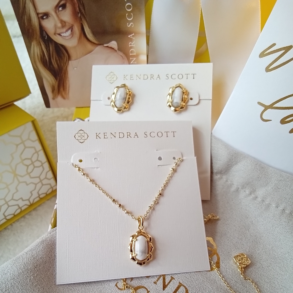 NWT&BOX Kendra Scott Piper Necklace/Earring Set in White Howlite & Gold